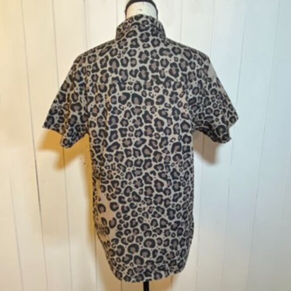 Lurking Class Leopard Print Button-Up Shirt size M - Picture 2 of 8